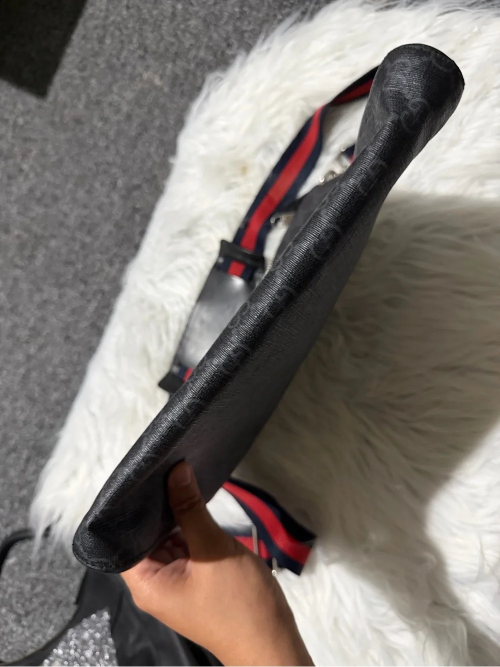 Pre-owned Gucci Black GG Supreme Messenger with Red & Navy Web Strap